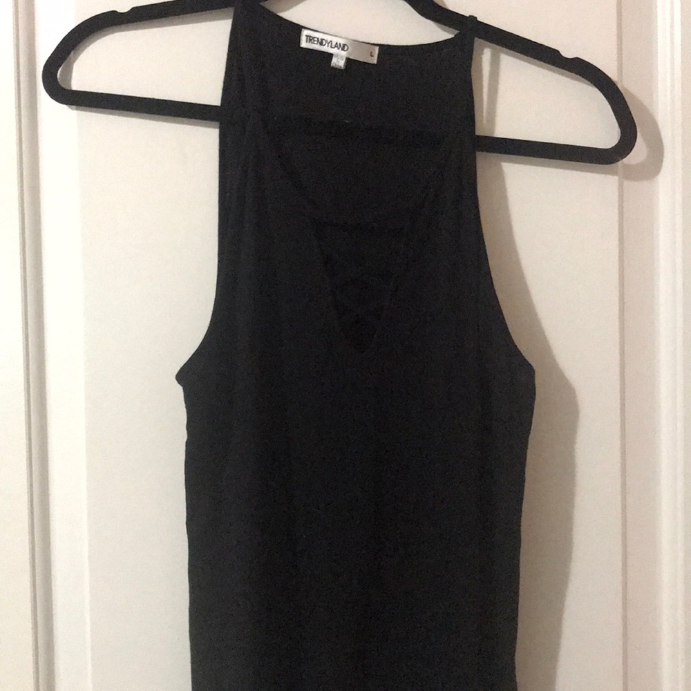 Black Tank Cut Out Detail